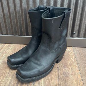 FRYE Short Pull-On Short Boots w/ Square Toe